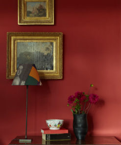 incarnadine pared pintada